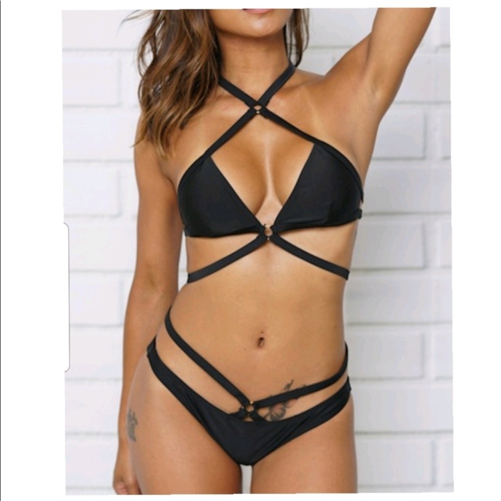 Black bikini